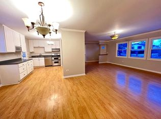 680 Kenilworth Ct, Des Plaines, IL 60016