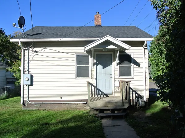1021 9th St NW, Minot, ND 58703