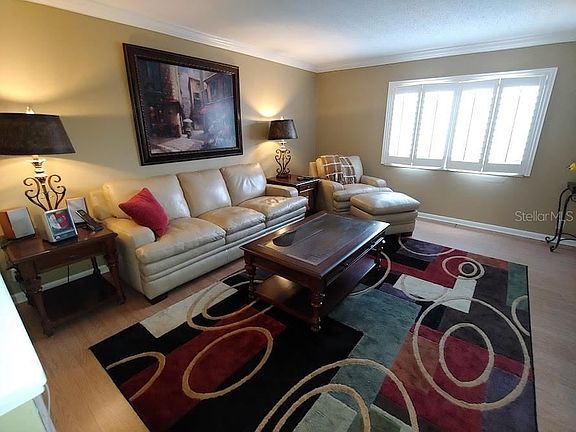 4th image of 1515 Shelley Pl