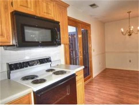 3rd image of 1105 Milton Ct #1105