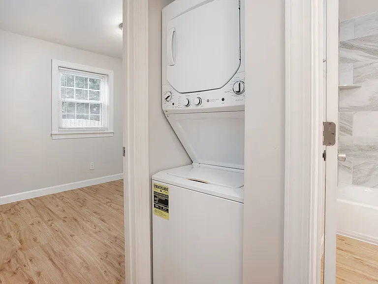 Elon Place — Photo 10