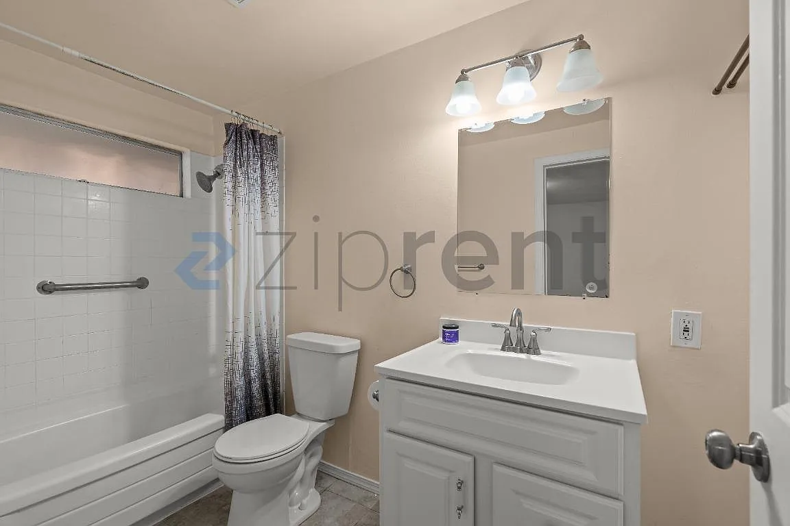 4 bed, 2095 sqft, $3,550 — Photo 4