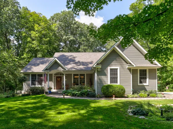 1130 Fallbrook, Allegan, MI 49010