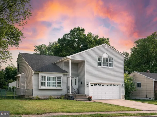 707 W Earl Ave, Somerdale, NJ 08083