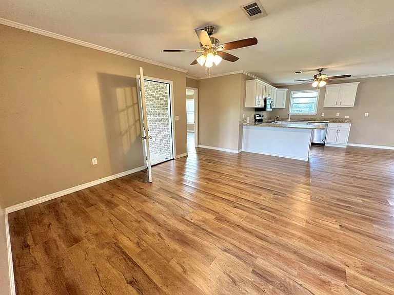 1190 Carnes Rd — Photo 7