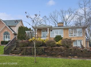 1512 Promenade Ln, Wheaton, IL 60189