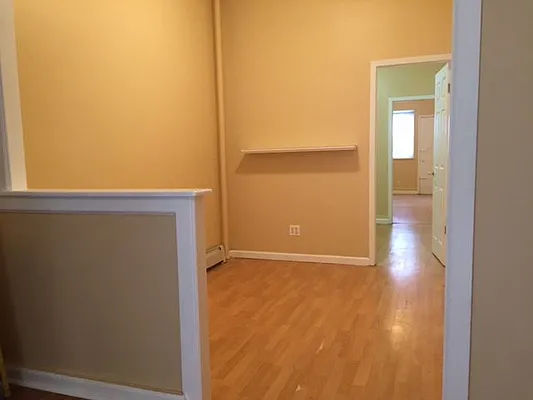 Rented by Capri Jet Realty Corp | media 3