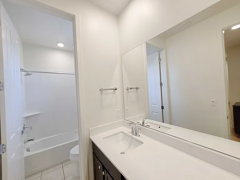 810 Gridley Ter #6 — Photo 19