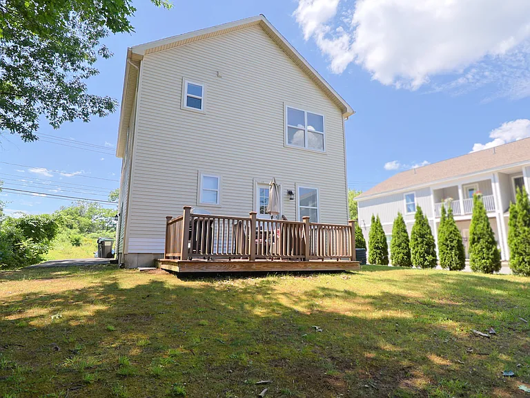 170 Jefferson St — Photo 22