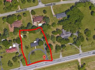 6025 Nottingham Dr, Johnston, IA 50131