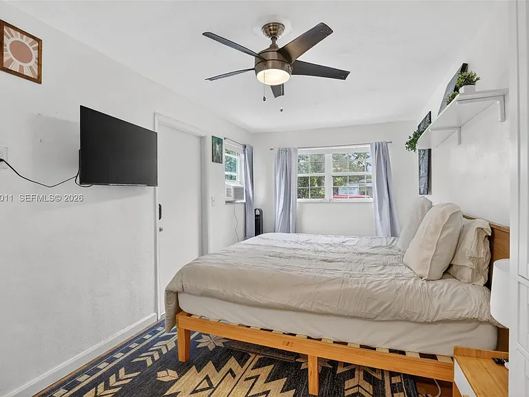 6238 Hayes St — Photo 17