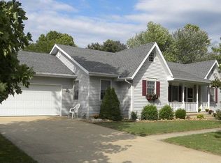 815 E Colgate St, Bolivar, MO 65613