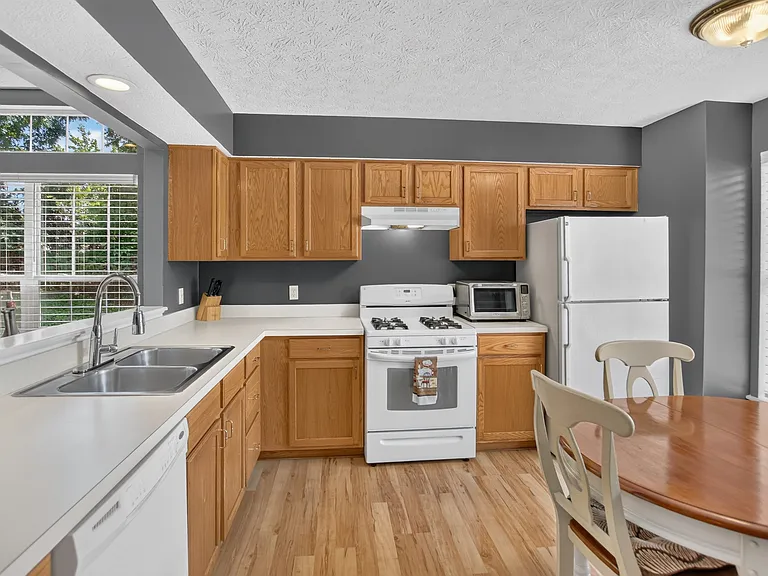 11309 Lake Meadow Ln — Photo 5