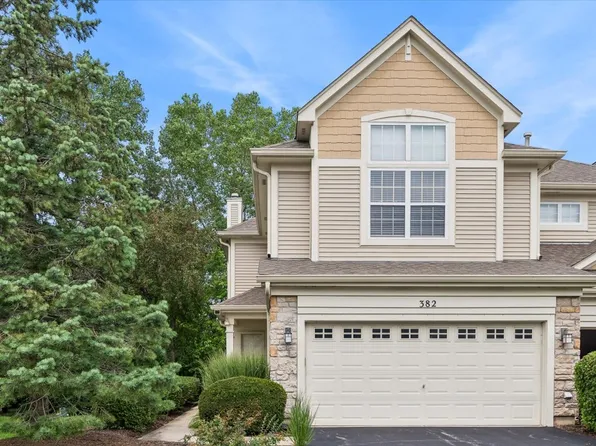 382 Vaughn Cir, Aurora, IL 60502