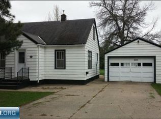 508 E 38th St, Hibbing, MN 55746