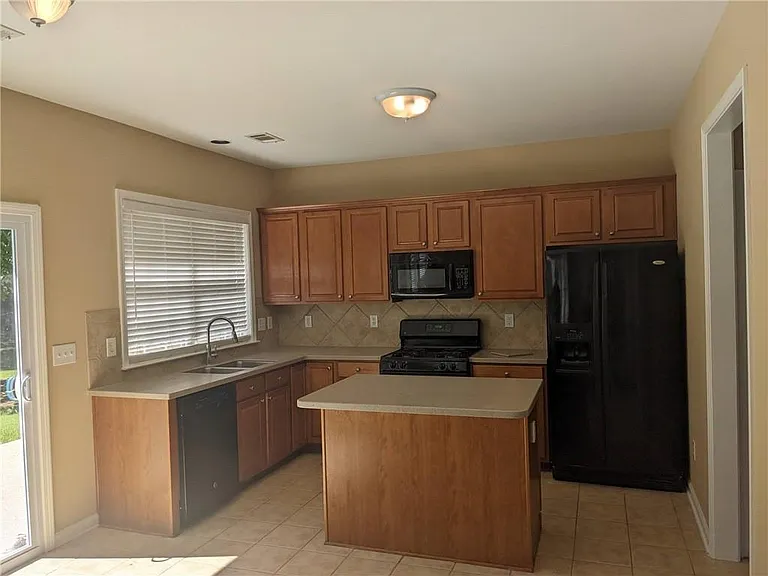 8730 Radford Ln — Photo 6