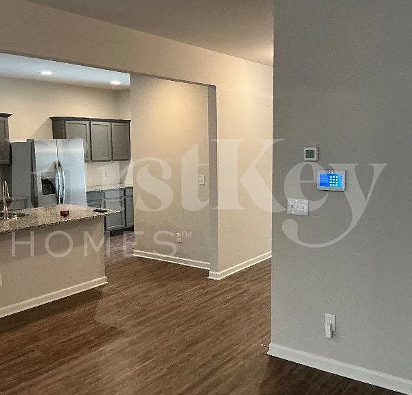 1419 Cragston Dr — Photo 4