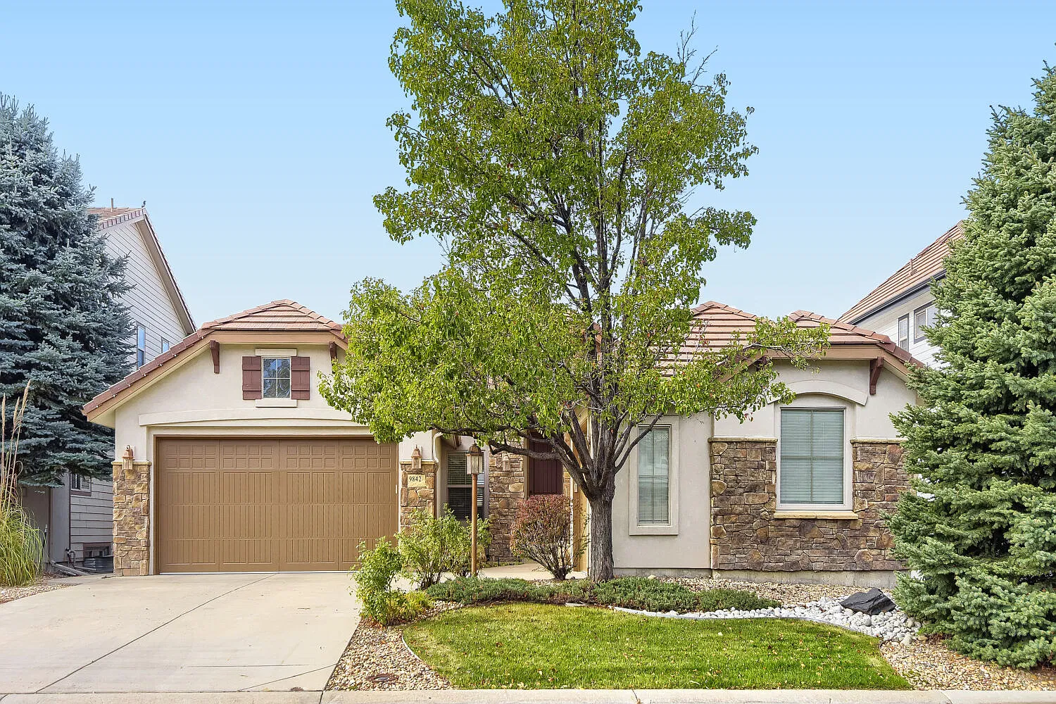 5 bed, 3973 sqft, $6,500 — Photo 1