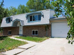 1114 Westview Dr, Riverton, WY 82501