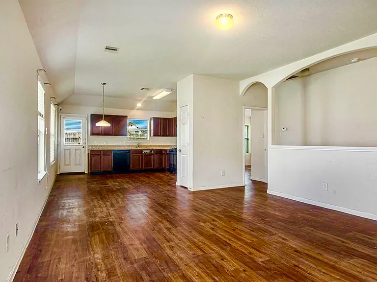 21606 Micheala Way — Photo 4