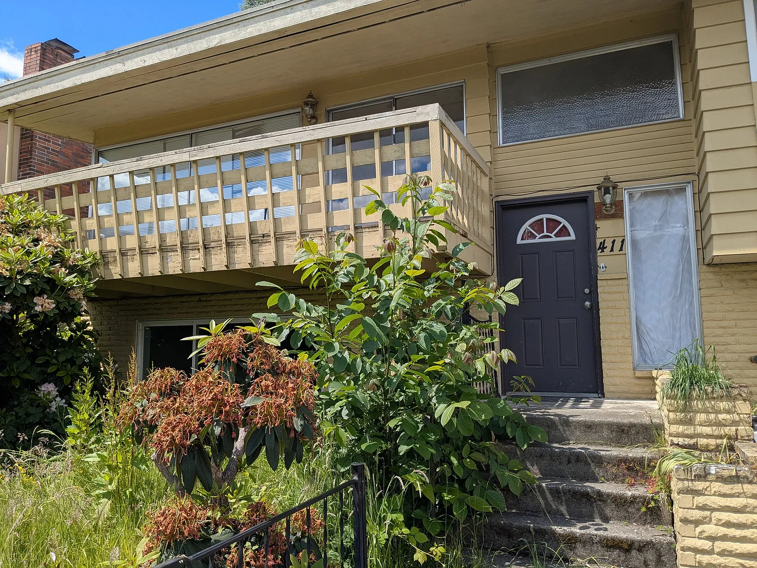 411 Lind — Photo 1
