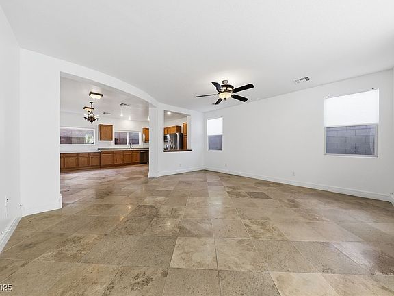 5th image of 28 Manor Hill Ave