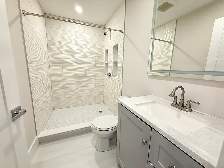 36 Raven St #2R — Photo 6