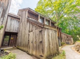 9451 S Pointe Lasalles Dr, Bloomington, IN