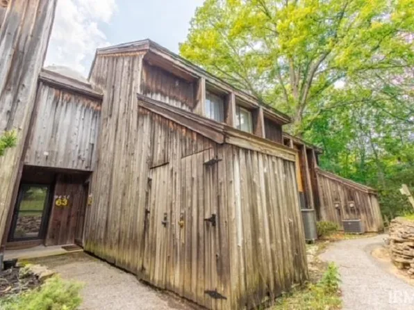 9451 S Pointe Lasalles Dr, Bloomington, IN 47401