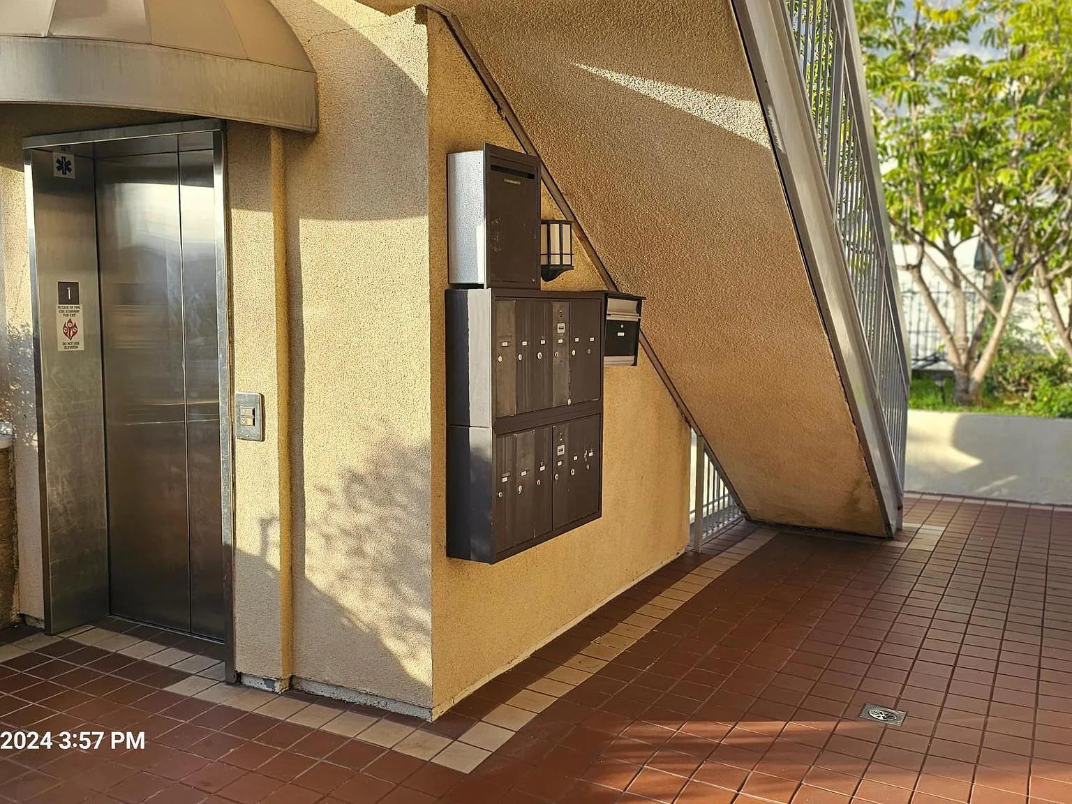 616 N Jackson Street — Photo 3