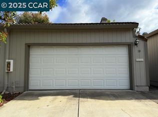 10 Tarn Ct, Hercules, CA 94547