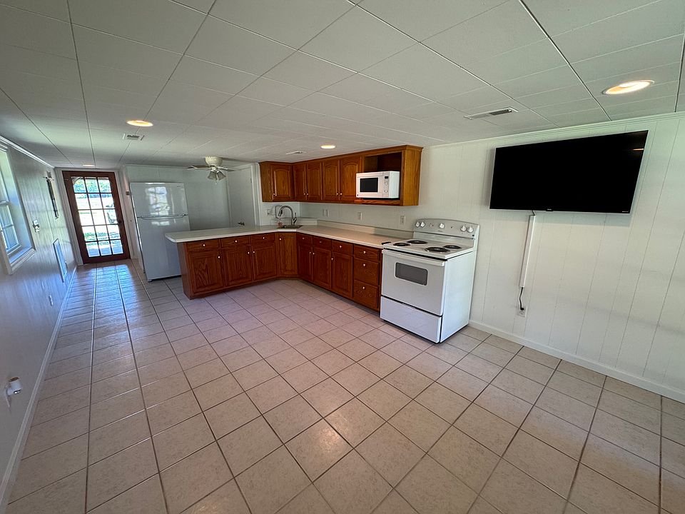 1st image of 2470 Matts Hollow Rd #2