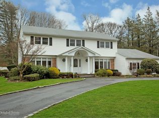 66 Cherry Ln, Syosset, NY 11791