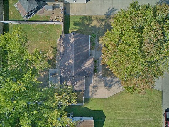 3rd image of 729 Orlo Ln