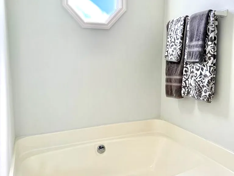 5240 Spinnaker Ct — Photo 18