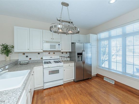 2nd image of 6 Preserve Dr