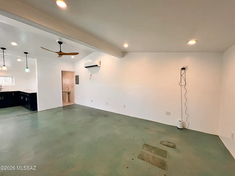 8751 N Burke Dr — Photo 12