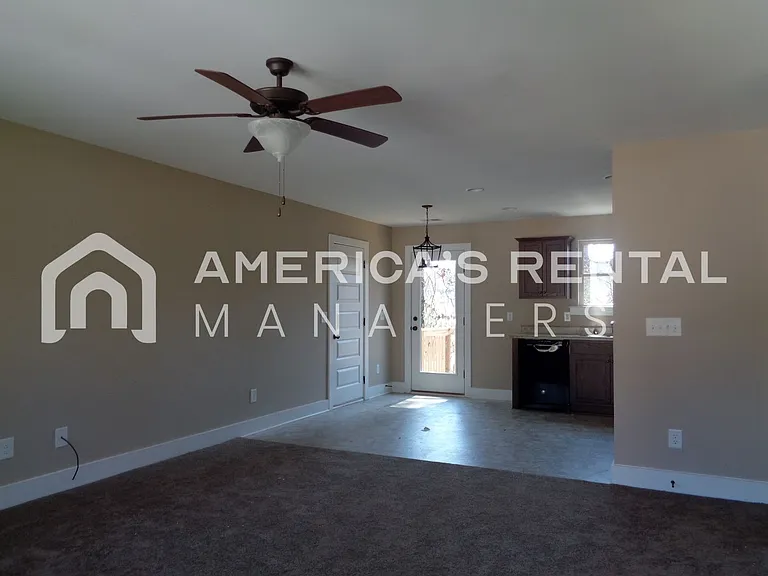 17645 Wallace Chapel Ln — Photo 2