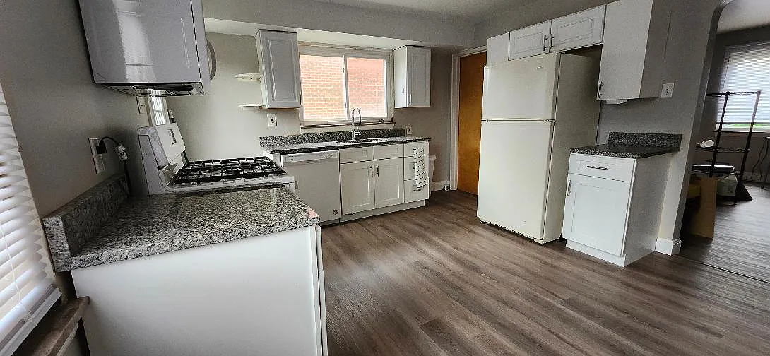 2 bed, 1050 sqft, $1,200 — Photo 1