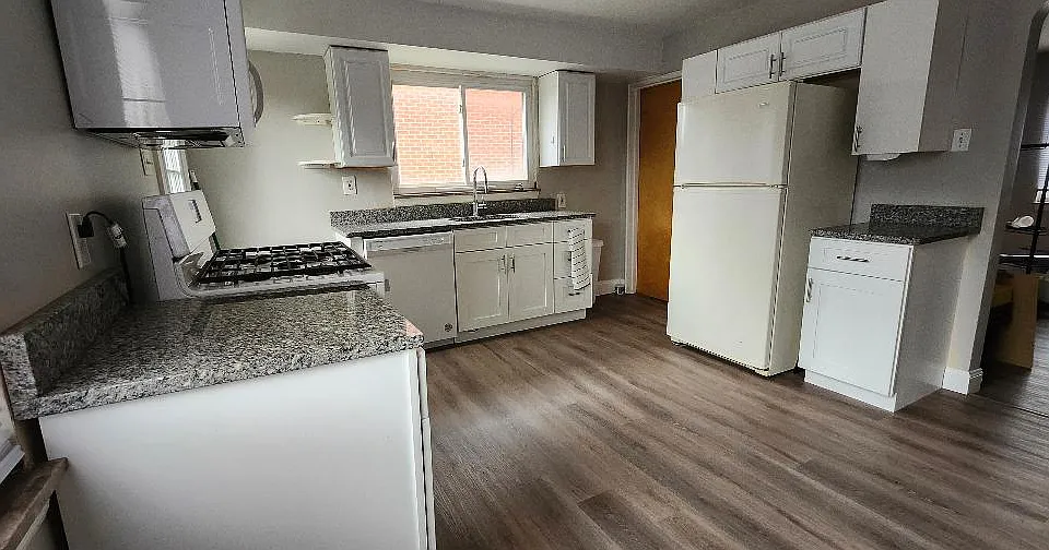 334 E Pike St #2