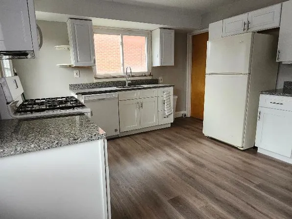 334 E Pike St #2, Houston, PA 15342