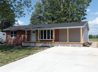 209 Avalon St, Brighton, IL 62012