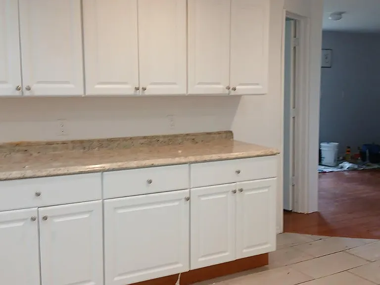 14 Maple St E — Photo 2