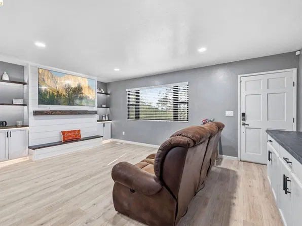 18955 North Dr, Jamestown, CA 95327