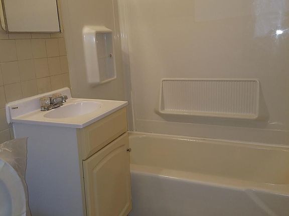 4th image of 154 Fountain St #1H2