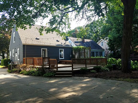 Huge multi-tiered deck