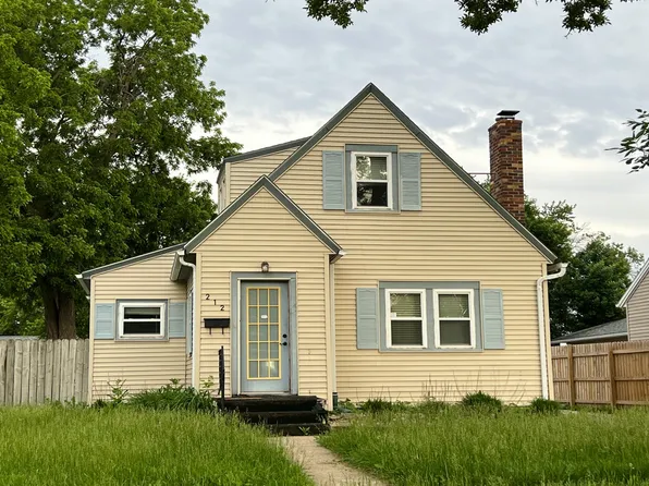 212 E 30th St, South Sioux City, NE 68776