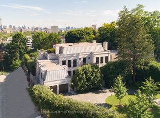 17 Ardwold Gate, Toronto, ON M5R2W1