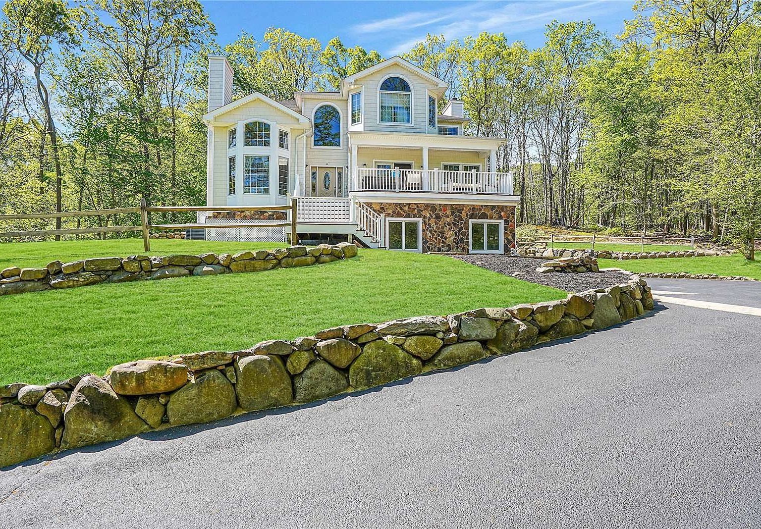 284 N Country Road, Wading River, NY 11792 Zillow