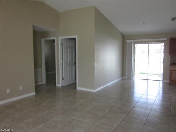 3rd image of 4206 SW 9th Pl